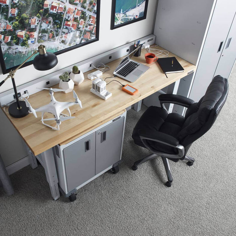 Gladiator 6-Foot Wide 9-Outlet Workbench Powerstrip (White)